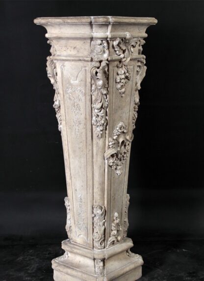 Chigi Della Pedestal