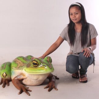 Giant Green and Golden Bell Frog Statue