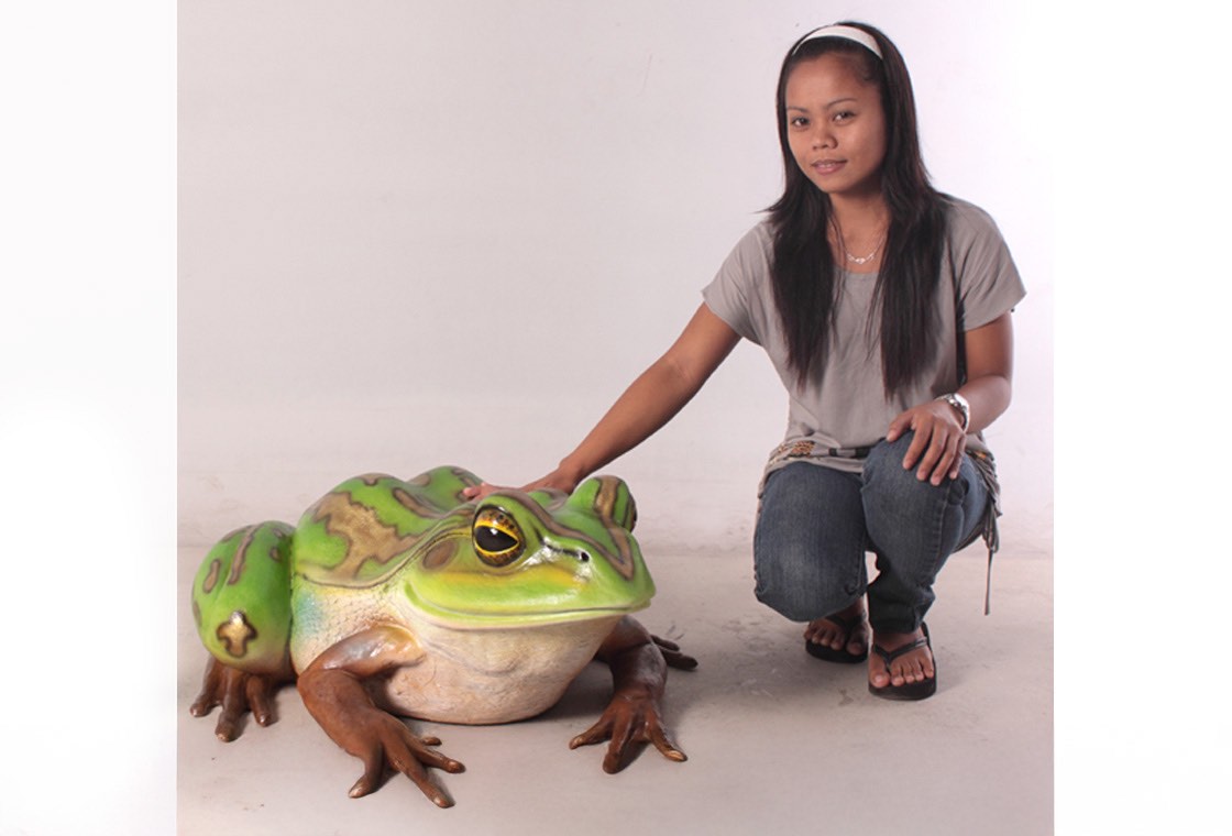 Giant Green and Golden Bell Frog Statue