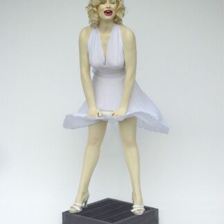 Marilyn Monroe Statue